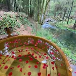 Wild Glamping Portugal Com Jacuzzi Privado Serra De Arga, Luksusowy namiot